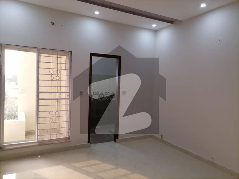 نشیمنِ اقبال فیز 2 نشیمنِ اقبال لاہور میں 4 کمروں کا 6 مرلہ مکان 1.95 کروڑ میں برائے فروخت۔
