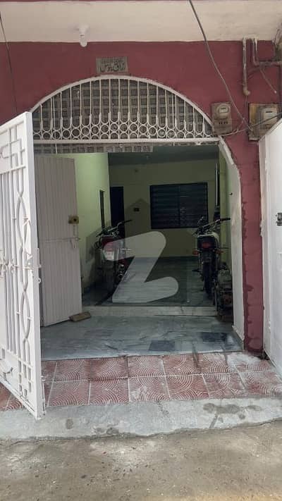 صادق آباد راولپنڈی میں 7 کمروں کا 6 مرلہ مکان 1.5 کروڑ میں برائے فروخت۔