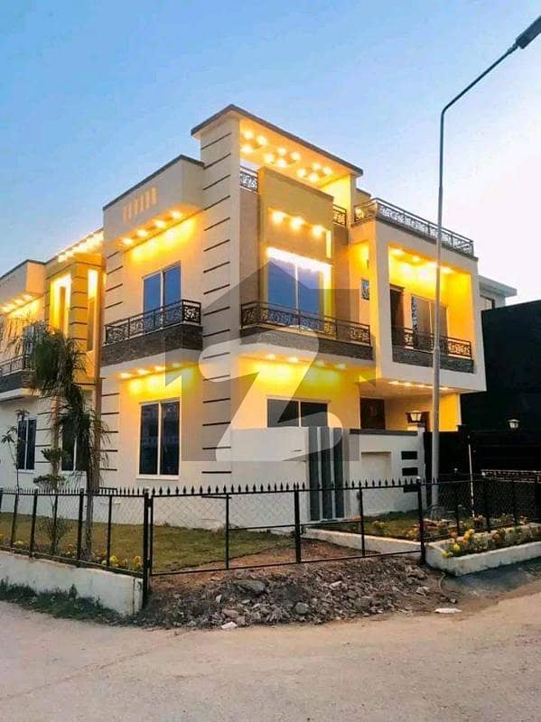 Corner (30x60) 7 Marla Luxury Beautiful House Available For Sale In G-13 Islamabad