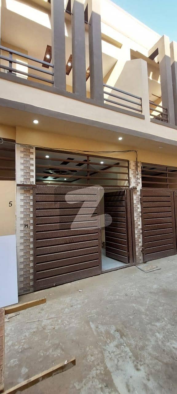 کشمیر روڈ سیالکوٹ میں 4 کمروں کا 4 مرلہ مکان 1.35 کروڑ میں برائے فروخت۔