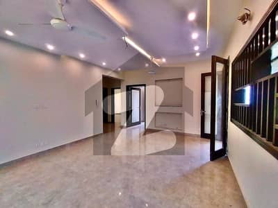 1 Kanal Royal Design Portion Available For Rent