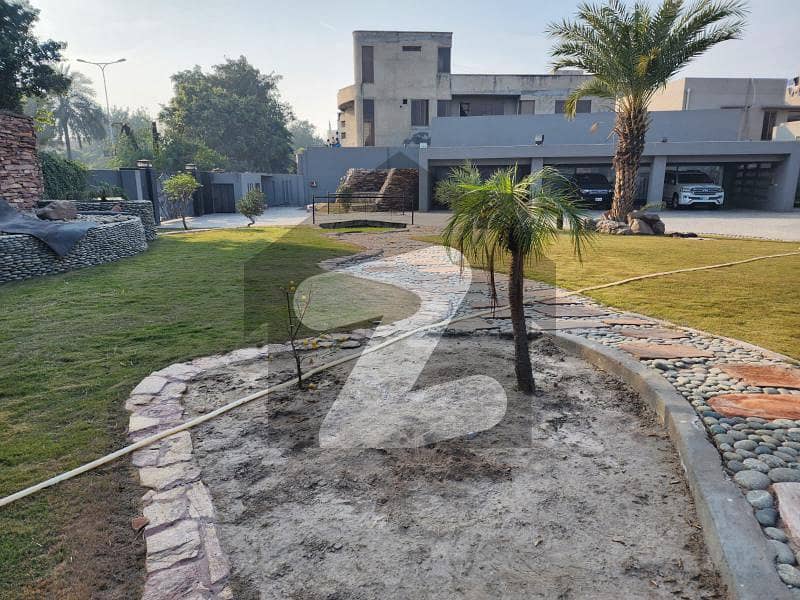 6.4 Kanal Farm House For Sale In Bahria Town Lahore