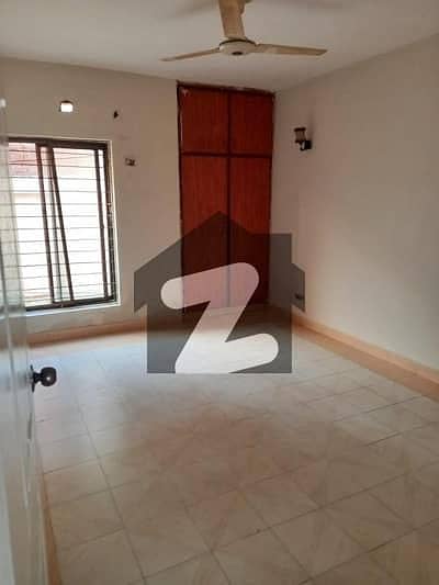 5 Marla Flat For Rent In Edenabad
