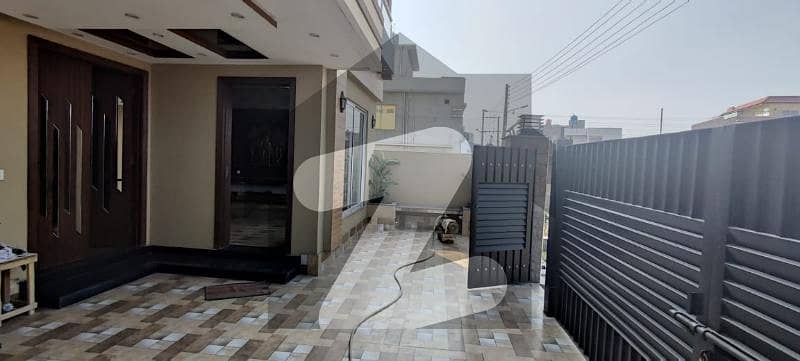 10 Marla Modern House Available For Sale In Lda Avenue 1 Facing Park