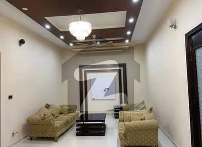 در - ul - احسان اوکاڑہ میں 7 کمروں کا 14 مرلہ مکان 3.5 کروڑ میں برائے فروخت۔