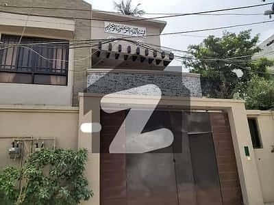 5 Bed Drawing Town House For Rent At Amil Colony Near Islamia College