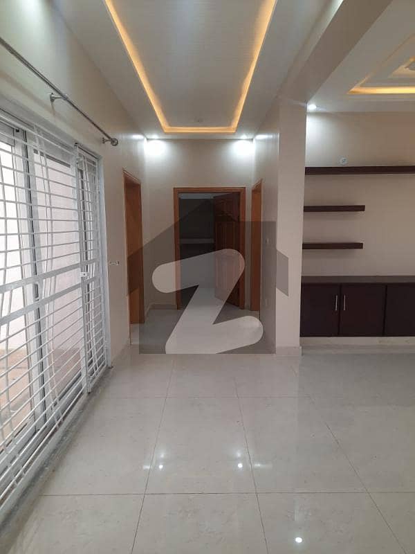 1 Kanal upper portion for rent in M3a lake city