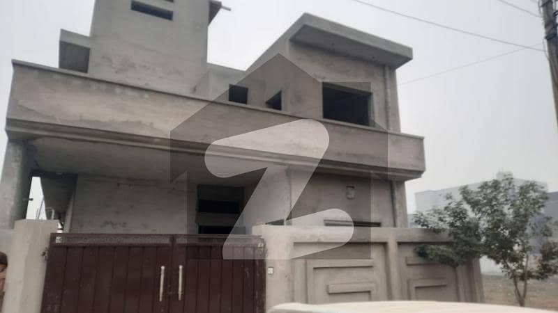 آئی ای پی انجینئرز ٹاؤن لاہور میں 7 کمروں کا 9 مرلہ مکان 2.25 کروڑ میں برائے فروخت۔