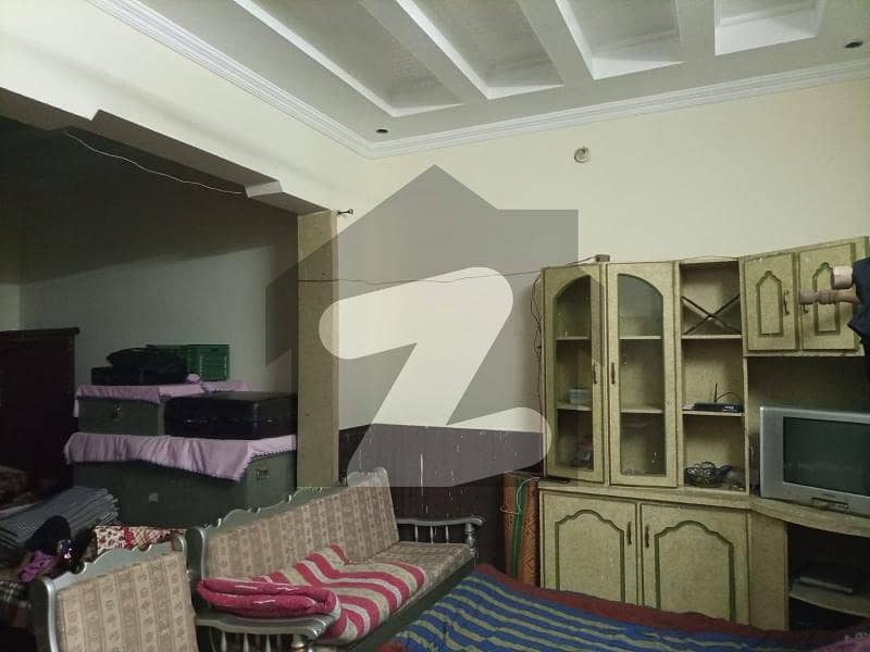 ریونیو سوسائٹی - بلاک اے ریوینیو سوسائٹی لاہور میں 2 کمروں کا 5 مرلہ بالائی پورشن 29 ہزار میں کرایہ پر دستیاب ہے۔