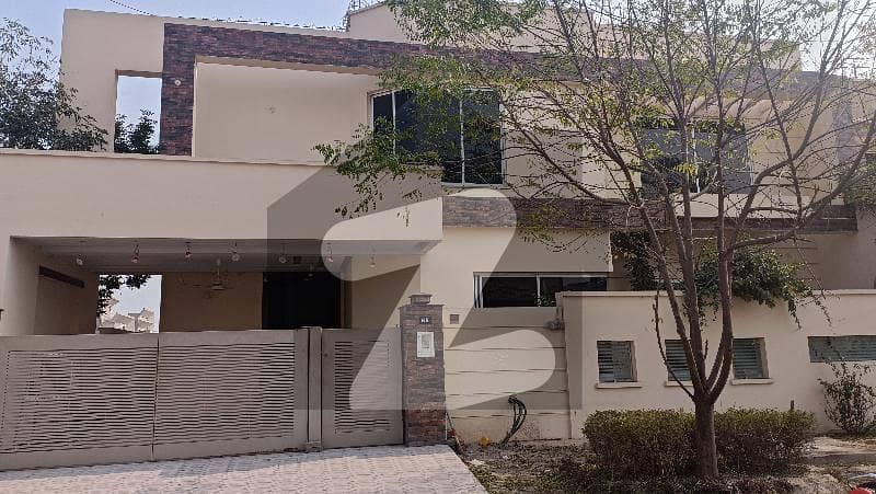 10 Marla VIP Luxury House Available For Rent In Tech Town Canal Road Fsd