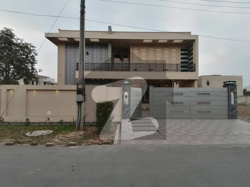 Spacious 1 Kanal House Available For sale In Canal View Housing Scheme