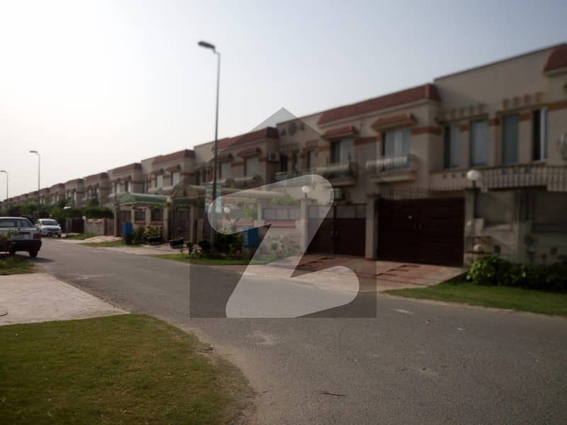 پیراگون سٹی ۔ وُوڈز بلاک پیراگون سٹی لاہور میں 5 مرلہ رہائشی پلاٹ 1.4 کروڑ میں برائے فروخت۔