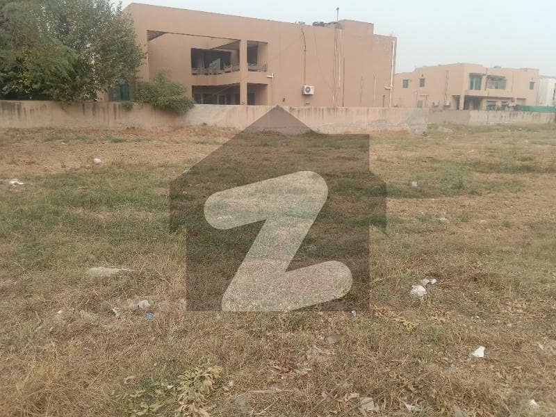 A very hot located 1 Kanal next to the corner residential plot for sale in DHA phase 4
