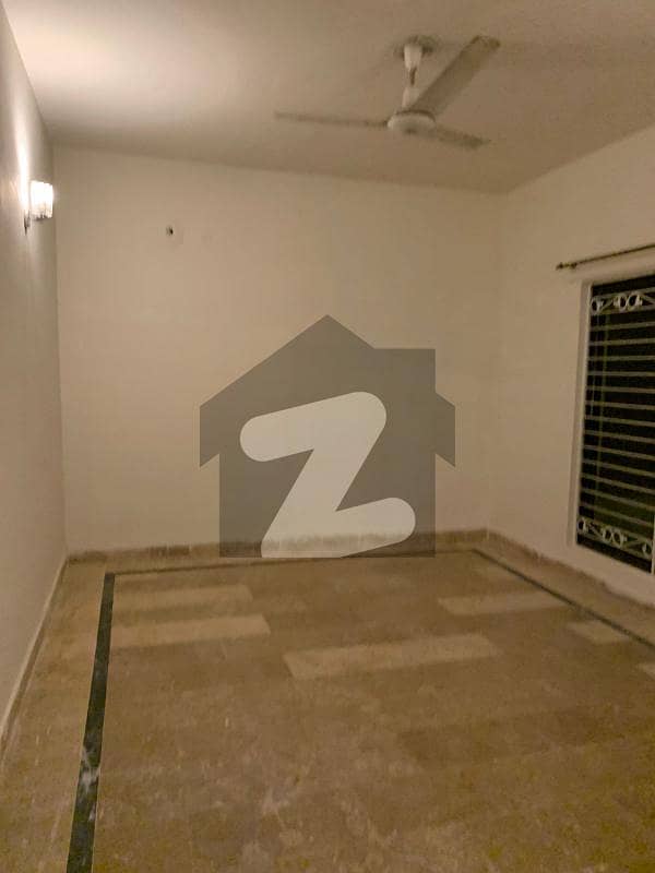 Defence One Kanal Slightly Used Upper Portion For Rent Near By Lums