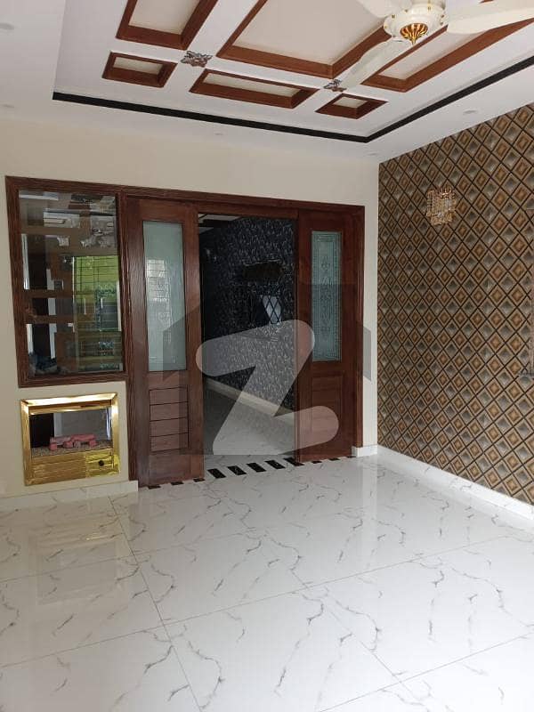 10 Marla Residential German Style House Is Available At A Very Reasonable Price In Lda Avenue Lahore