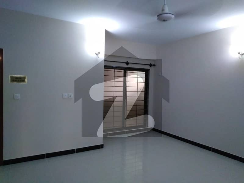 Good 1200 Square Feet Flat For rent In GulshaneIqbal Block 4