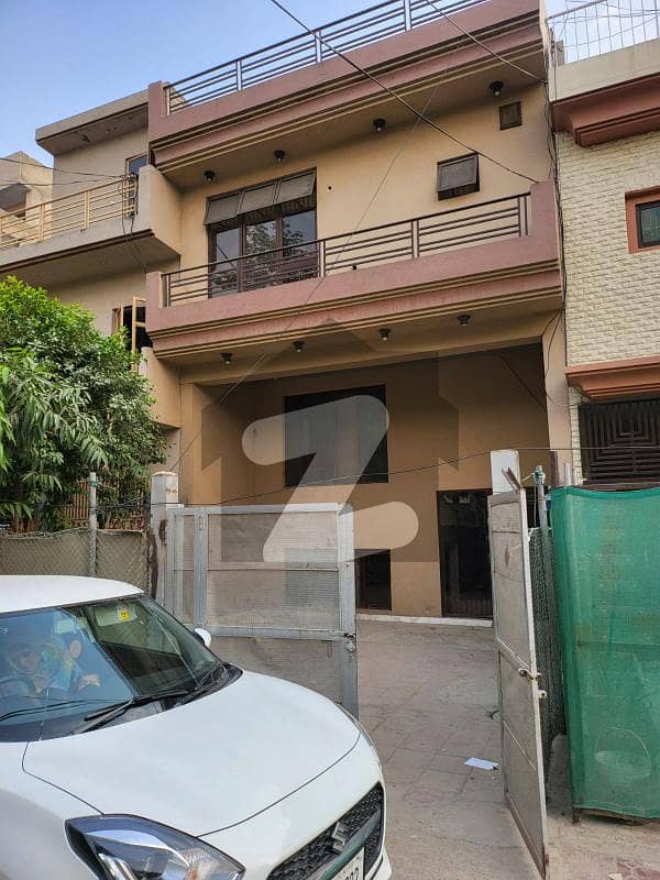 3.5 Marla Used House Available At E2 Johar Town