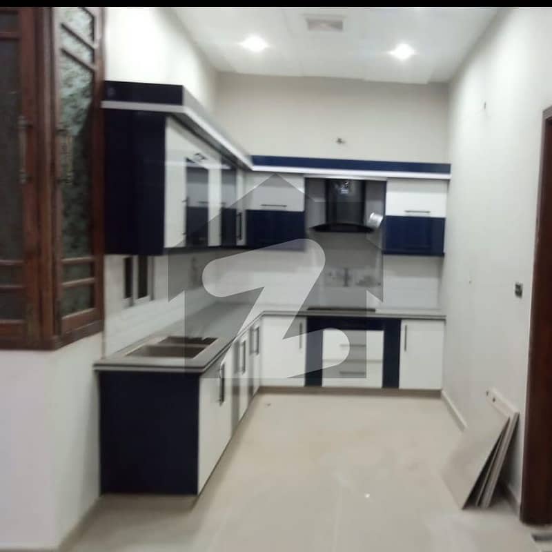 نارتھ ناظم آباد ۔ بلاک آئی نارتھ ناظم آباد کراچی میں 6 کمروں کا 8 مرلہ مکان 4.75 کروڑ میں برائے فروخت۔
