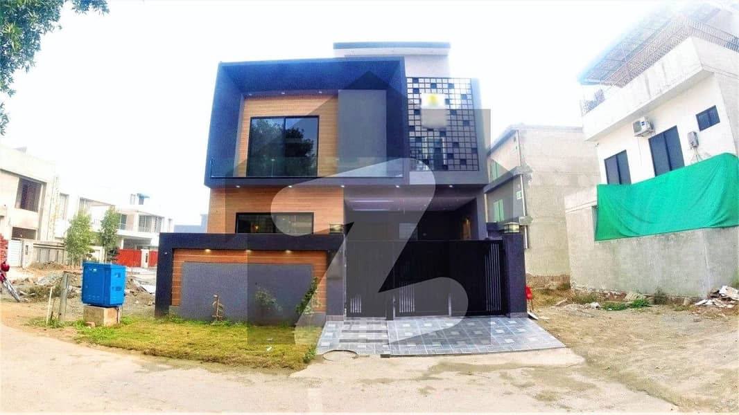 Premium Prime Location 7 Marla House Is Available For sale In Lahore