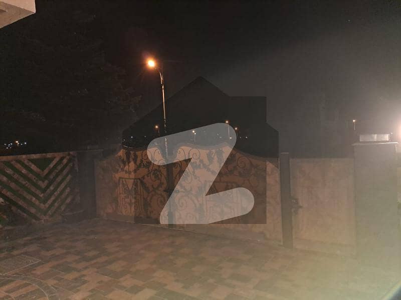ڈی ایچ اے فیز 7 - بلاک ڈبلیو فیز 7 ڈیفنس (ڈی ایچ اے) لاہور میں 3 کمروں کا 1 کنال بالائی پورشن 1.25 لاکھ میں کرایہ پر دستیاب ہے۔