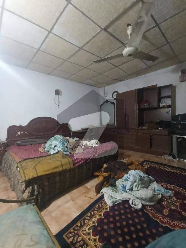 کلفٹن ۔ بلاک 2 کلفٹن کراچی میں 1 کمرے کا 2 مرلہ کمرہ 22 ہزار میں کرایہ پر دستیاب ہے۔