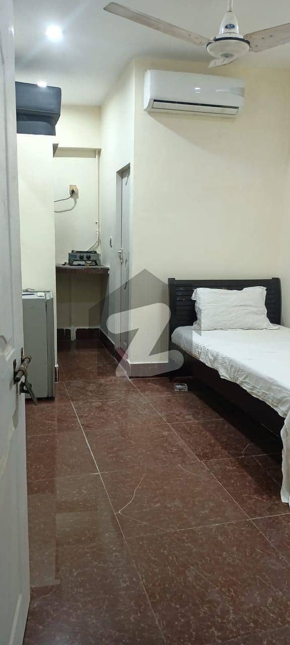 کلفٹن ۔ بلاک 9 کلفٹن کراچی میں 1 کمرے کا 2 مرلہ کمرہ 30 ہزار میں کرایہ پر دستیاب ہے۔