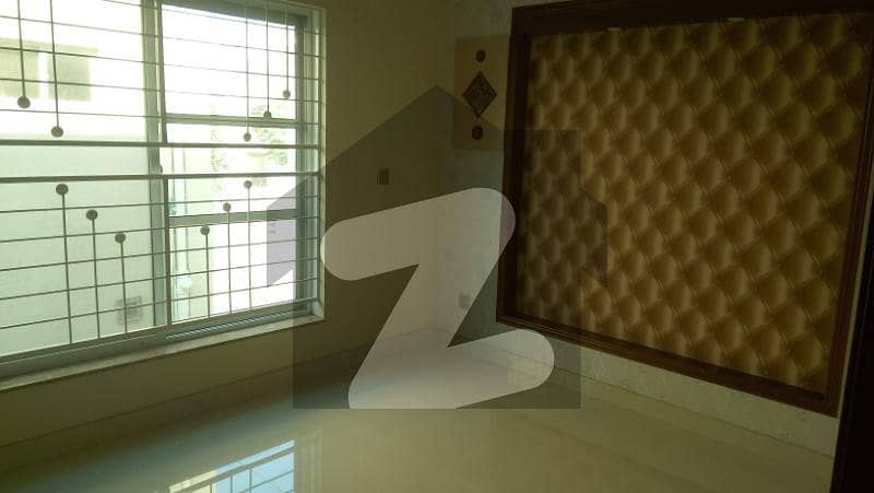 بحریہ ٹاؤن سیکٹر سی بحریہ ٹاؤن لاہور میں 1 کمرے کا 2 مرلہ فلیٹ 22 ہزار میں کرایہ پر دستیاب ہے۔