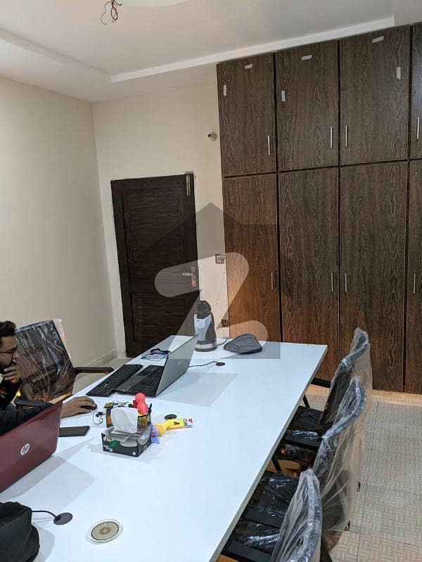 ائیر لائن ہاؤسنگ سوسائٹی لاہور میں 2 کمروں کا 3 مرلہ فلیٹ 40 ہزار میں کرایہ پر دستیاب ہے۔