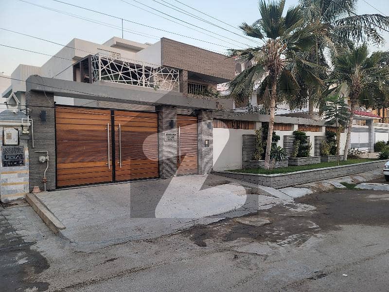 West Open 600 Sq. Yards Bungalow For Sale