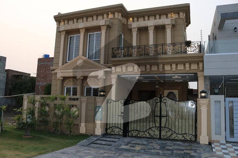 ڈی ایچ اے فیز 5 ڈیفنس (ڈی ایچ اے) لاہور میں 3 کمروں کا 5 مرلہ مکان 2.85 کروڑ میں برائے فروخت۔