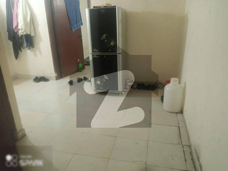 Model Town Near Amanah Mall Flat Available For Rent