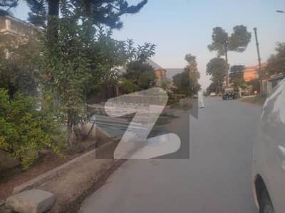 F-11 Markaz Commercial Plot Available 100 80 888sy With Big Parking