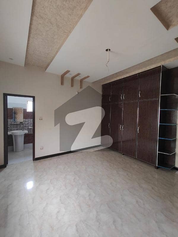10 MARLA BRAND NEW HOUSE AVAILABLE FOR SALE IN AWAISIA HUSHING SOCIETY COLLEGE ROAD LAHORE