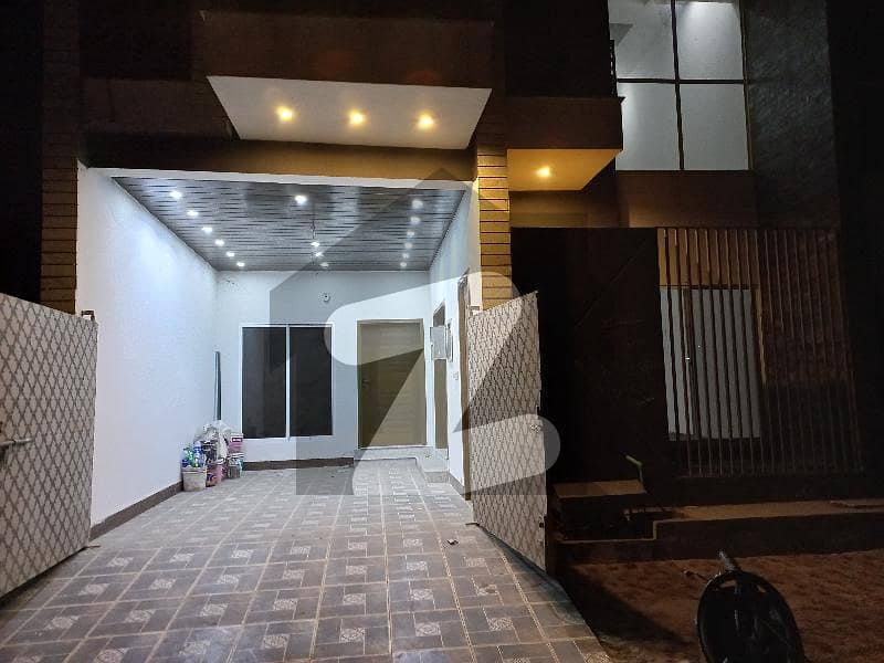 غالب سٹی فیصل آباد میں 3 کمروں کا 5 مرلہ مکان 1.4 کروڑ میں برائے فروخت۔