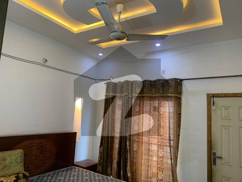 لالہ زار گارڈن لاہور میں 3 کمروں کا 3 مرلہ مکان 32 ہزار میں کرایہ پر دستیاب ہے۔