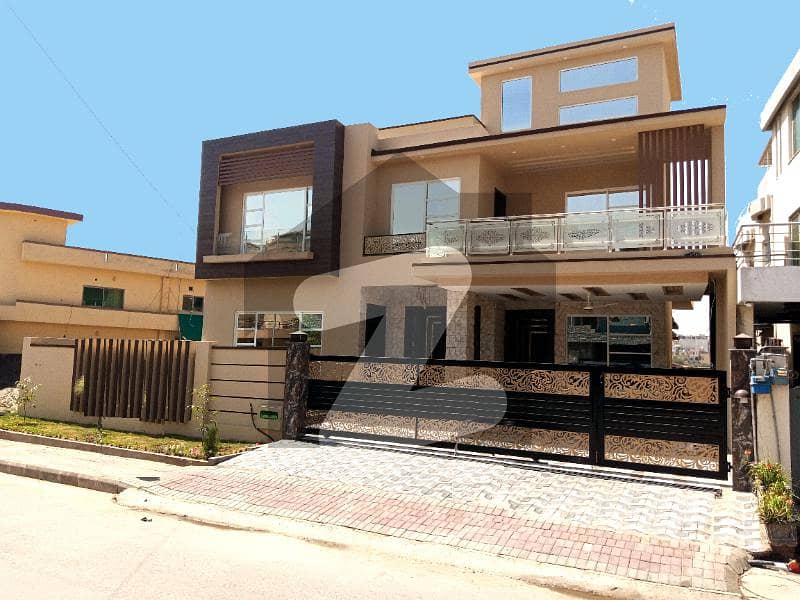 1 Kanal Brand New Triple Unit House Up For Sale