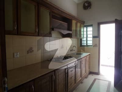 2100 Square Feet House In Central G-8/1 For sale