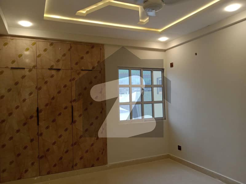 886 Square Feet Flat Is Available For sale In Diamond Mall & Residency