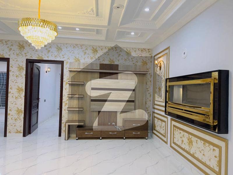 10 MARLA HOUSE FOR RENT - SECTOR D - BAHRIA TOWN LAHORE