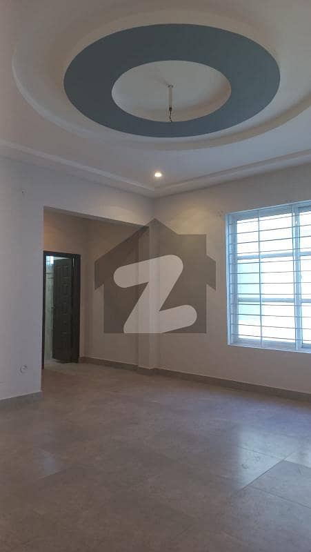 Beautiful 1 Kanal House Available For Rent