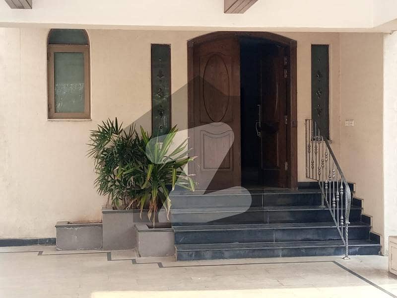 1 Kanal Corner Facing Park With Basement Owner Build Solid Bungalow In Sui Gas Society Phase 1,very Hot Location Near To Commercial Market, Mosque
