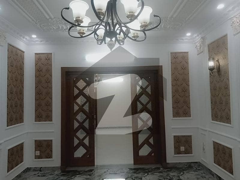 میڈیا ٹاؤن راولپنڈی میں 6 کمروں کا 12 مرلہ مکان 5.5 کروڑ میں برائے فروخت۔