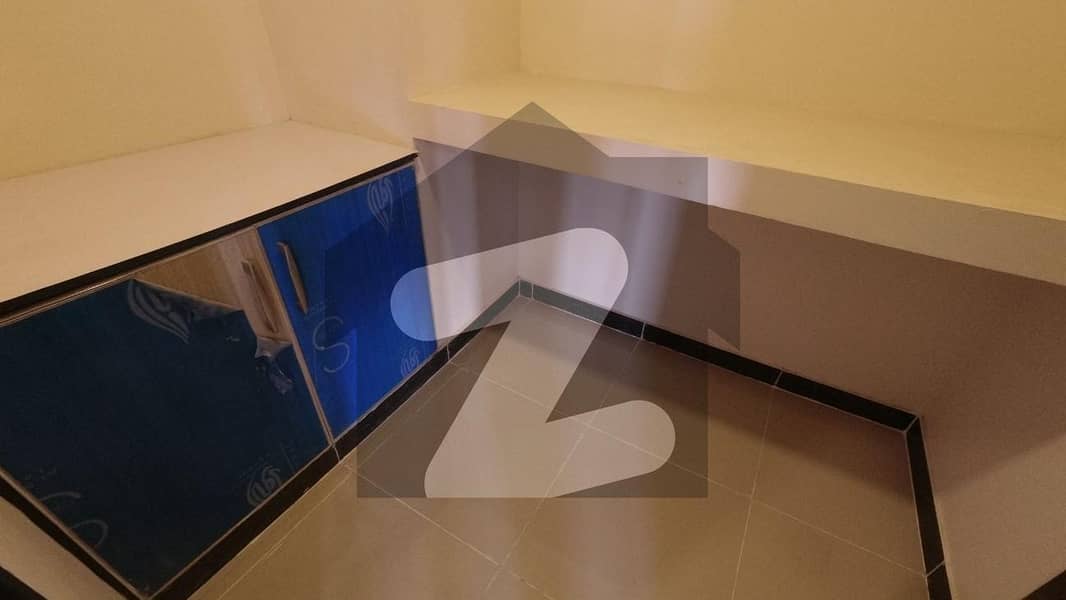 2750 Square Feet Flat In Askari 5 - Sector J For sale