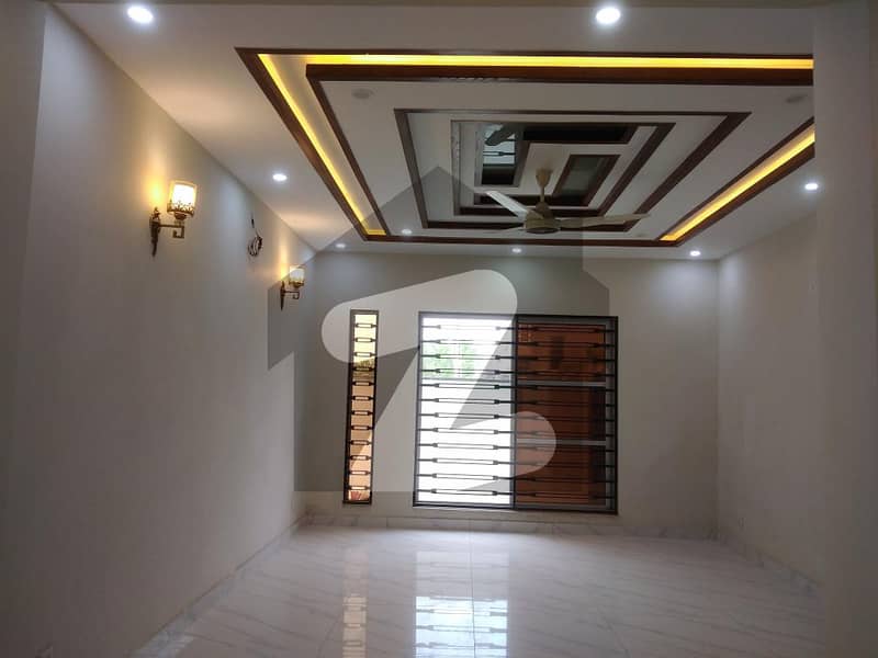 Avail Yourself A Great 10 Marla Upper Portion In Paragon City - Grove Block
