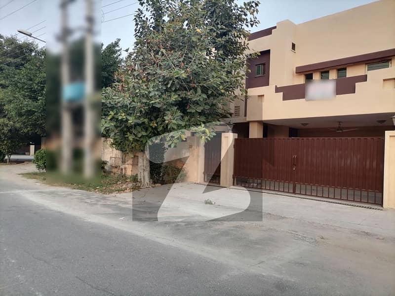 10 Marla House Situated In Askari 11 - Sector B For sale