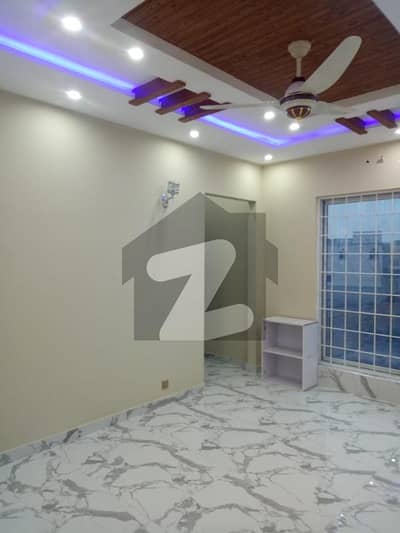 Spacious 1 Kanal Upper Portion For Rent - Perfect For A Family Home