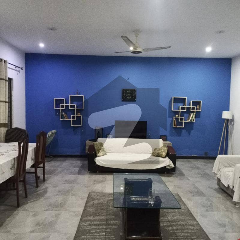 چنار باغ ۔ پنجاب بلاک چنار باغ لاہور میں 3 کمروں کا 1 کنال مکان 2.3 کروڑ میں برائے فروخت۔