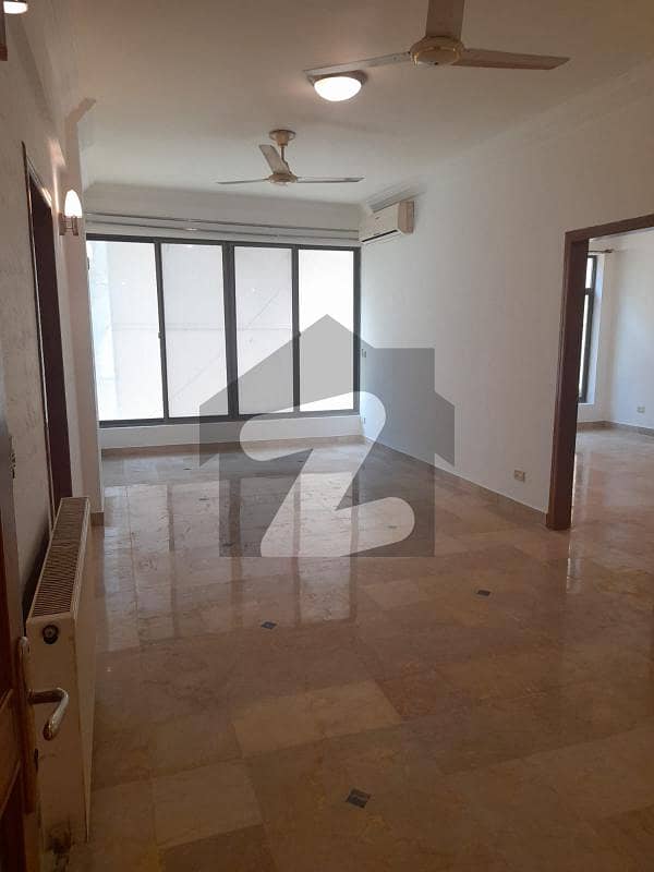 F-11 Markaz Luxury 3 Bedroom With Servant Quarter Apartment For Sale