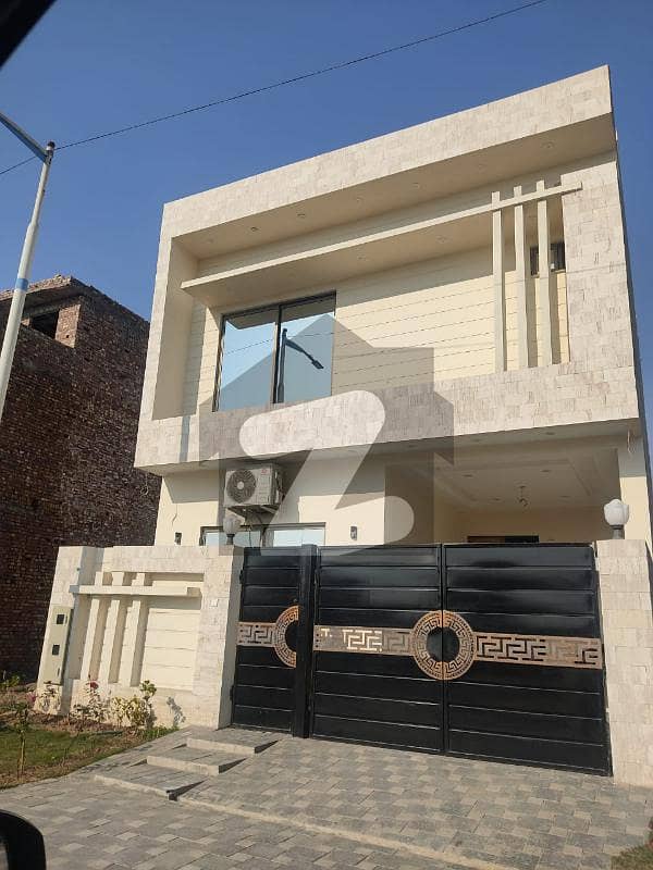 Hot Location 5 Marla Modern House For Sale