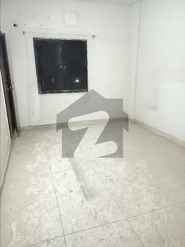 بفر زون - سیکٹر 15-A / 4 بفر زون نارتھ کراچی کراچی میں 3 کمروں کا 6 مرلہ فلیٹ 1.25 کروڑ میں برائے فروخت۔